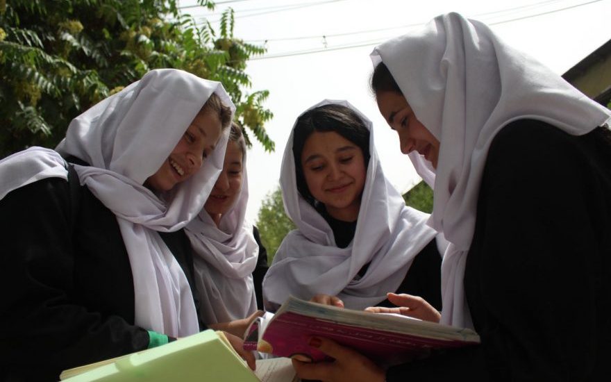 ممنوعیت آموزش دختران